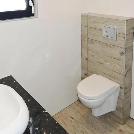 Home, Nowe Warpno, For 6 Persons, Cleaning Included Casa vacanze